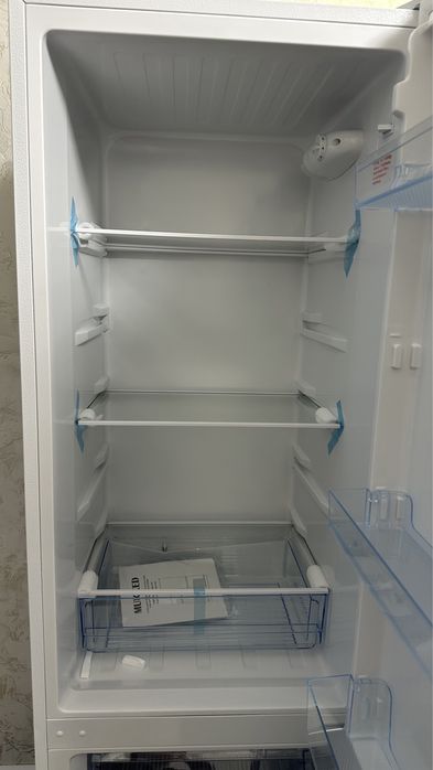 Продается новый холодильник