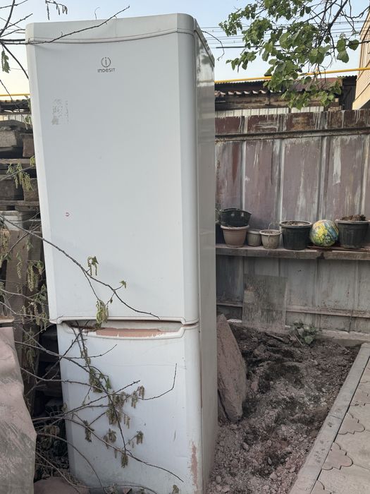 Отдам холодильник