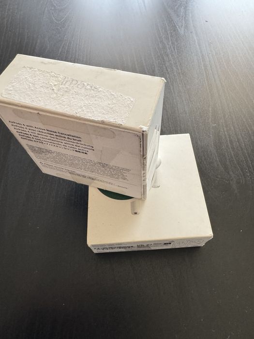 AirPods 4 noi,resigilate!