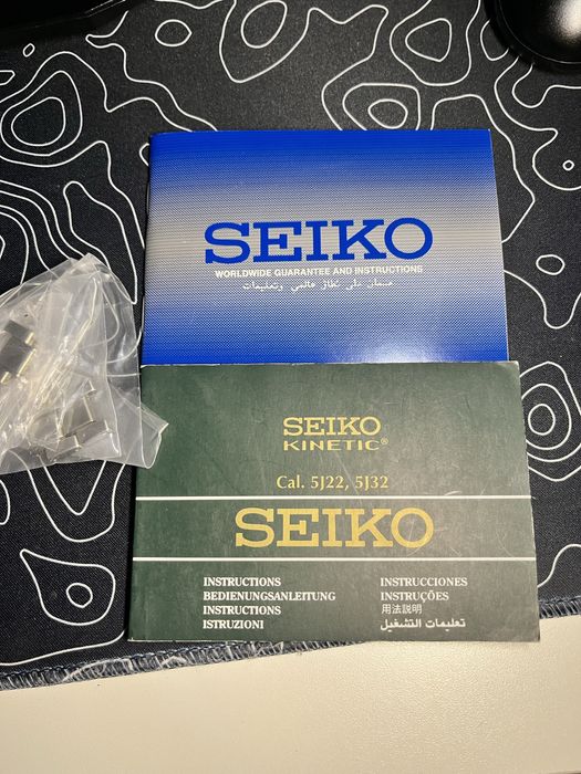 Seiko серии Kinetic Auto Relay 100M.