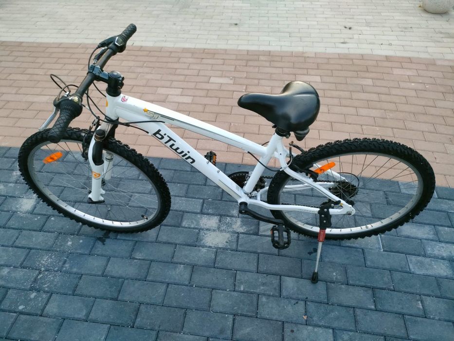 Bicicleta Mtb 30. Stare ca noua 26 inch
CADRU: fier
- FURCA: VELORS
-