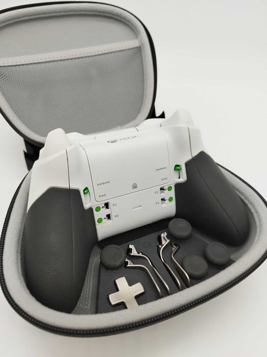 Контролер Xbox ONE Elite V1 Limited Edition, бял/ОТЛИЧНО състояние