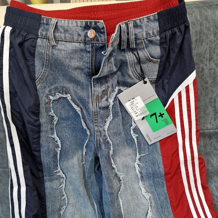 Продаю новые женские джинсы