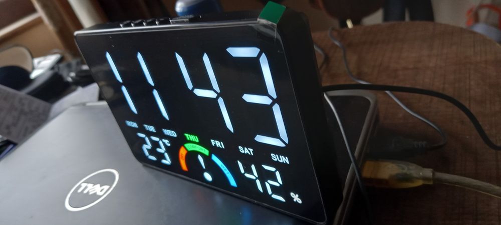 Ceas led. Ora, temperatura, data, alarma, umiditate. 16x10 cm. Nou!