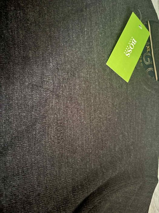 Пуловер Boss и други в размер XL