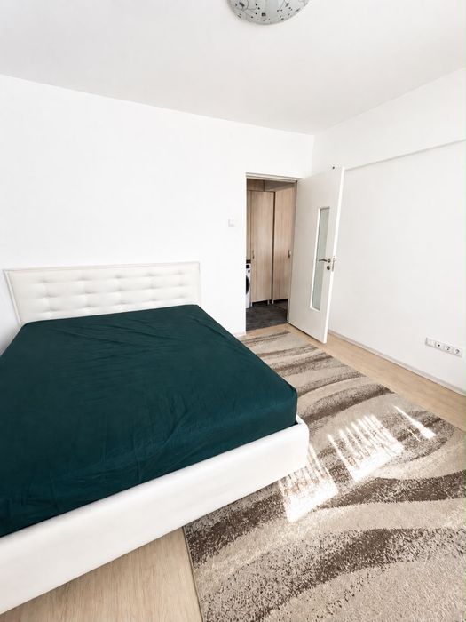 Vand Apartament cu 2 camere Aleea Bizusa Iulius Mall etaj intermediar Persoana Fizica