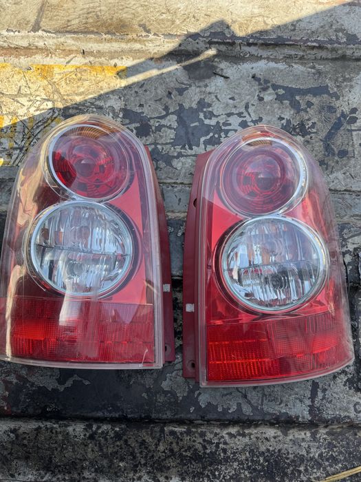 Mazda MPV задний фонарь