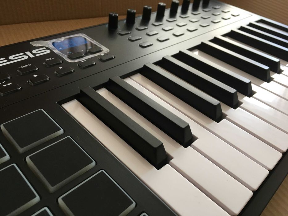 MIDI-клавиатура Alesis vi25