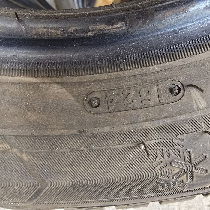 Шины зимние 205/55/16