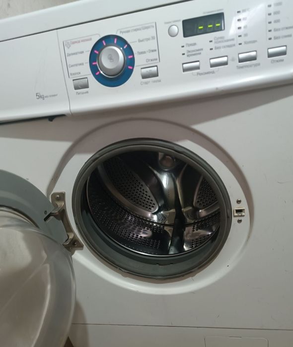 Продаю стиральную машину LG 5 корейская