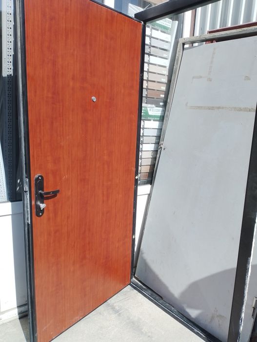 Буу есик сатылады