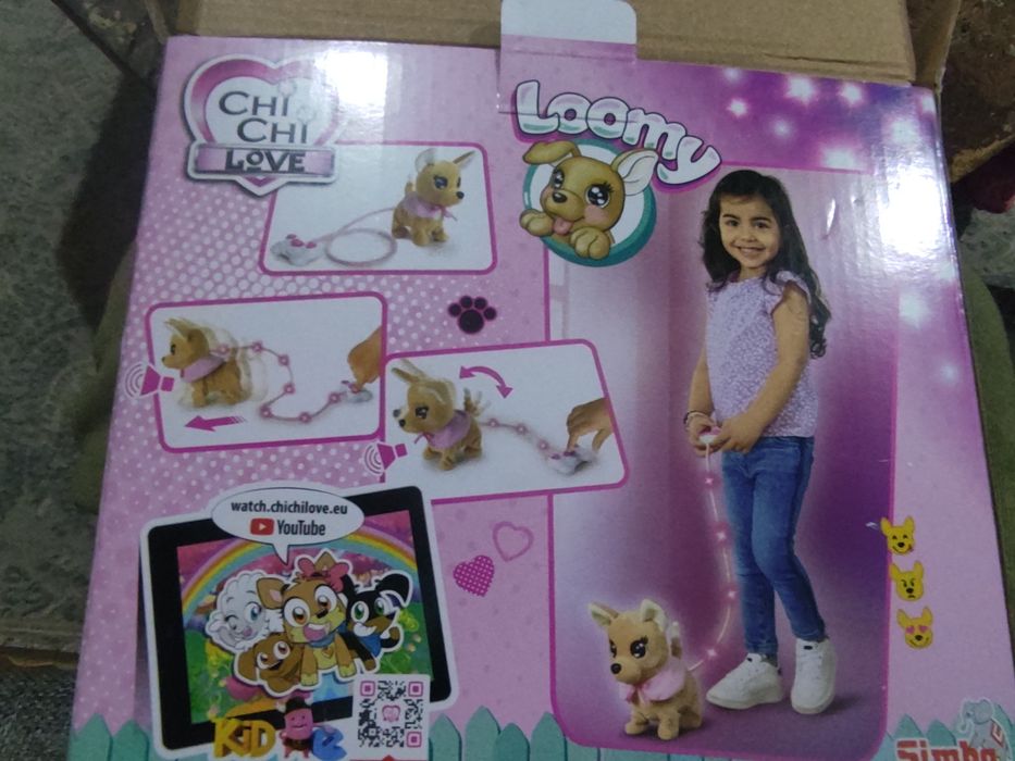 Вървящо и лаещо куче Chi chi love