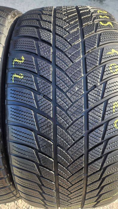 255/40 R20 • Iarna • Bridgestone Blizzak LM001 MO S 101V | 2 buc | DOT 2022 | Pret/buc