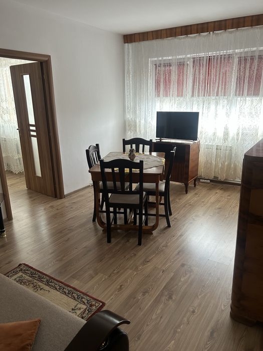 PROPRIETAR vand apartament 2 camere semidecomandat, ultracentral,BACAU