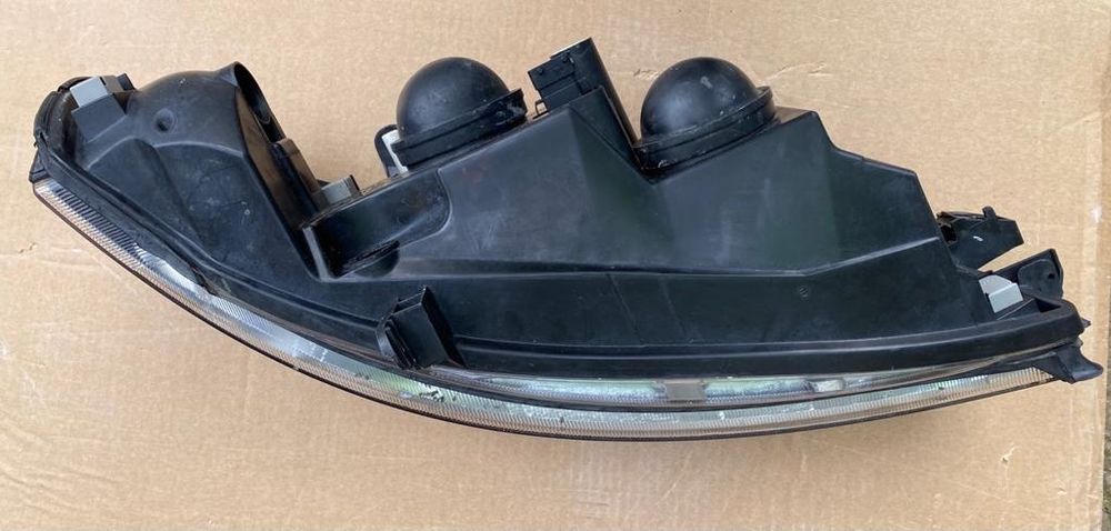 Vând far Opel Vectra