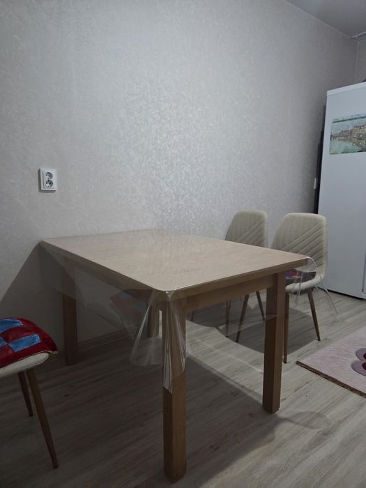 Продаю кухонный стол