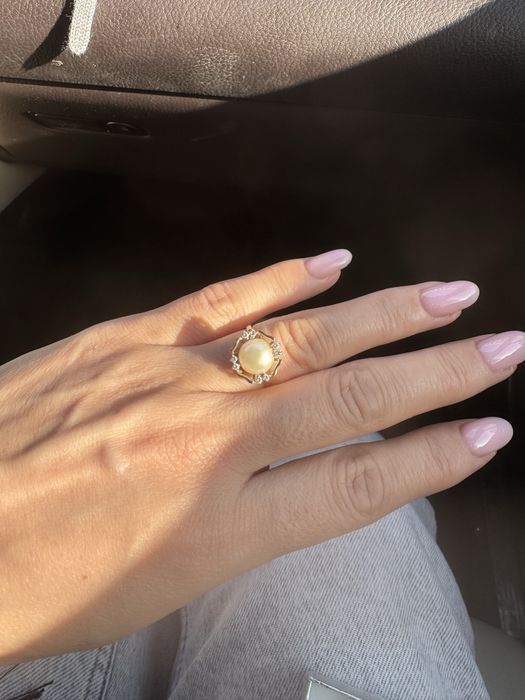 Золатая кольцо с жемчугом