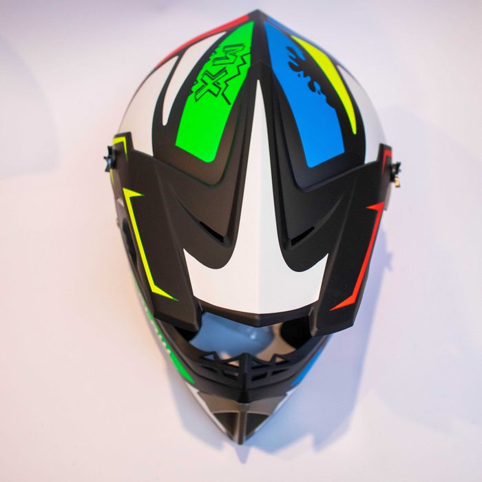 Каска подходяща за мотокрос , планински велосипед , ел. тротинетка