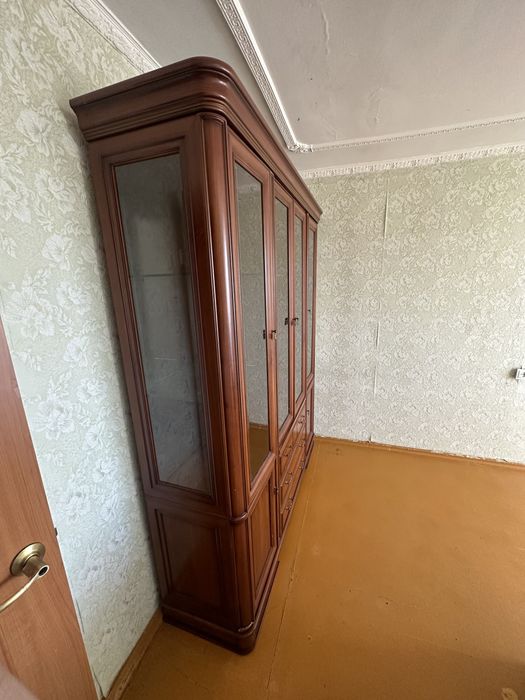 Продаю Шкаф Стенку в гостиную