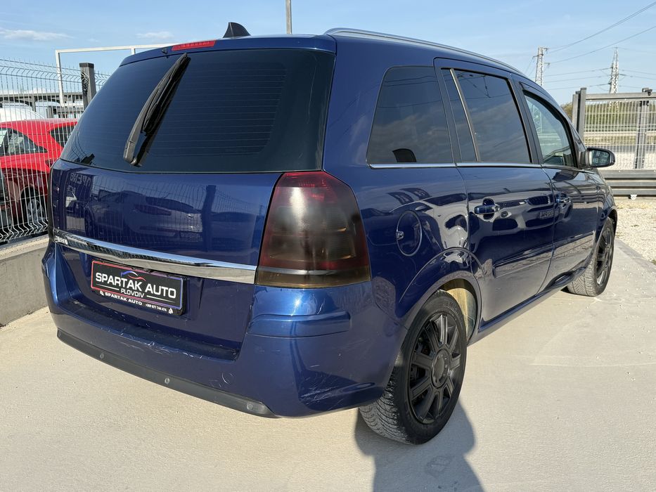 Opel Zafira 2.2Бензин* 150к.с* 2010г* 6+ 1Местен* Топ Състояние
