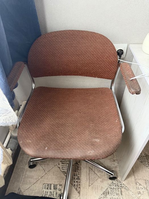 Офисные стулья б.у в очень хорошем состоянии