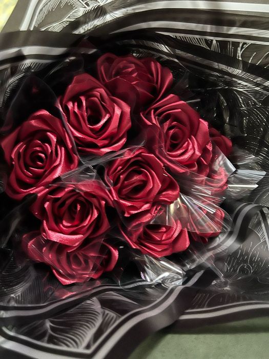 Розы из атласных лент есть готовые в наличии