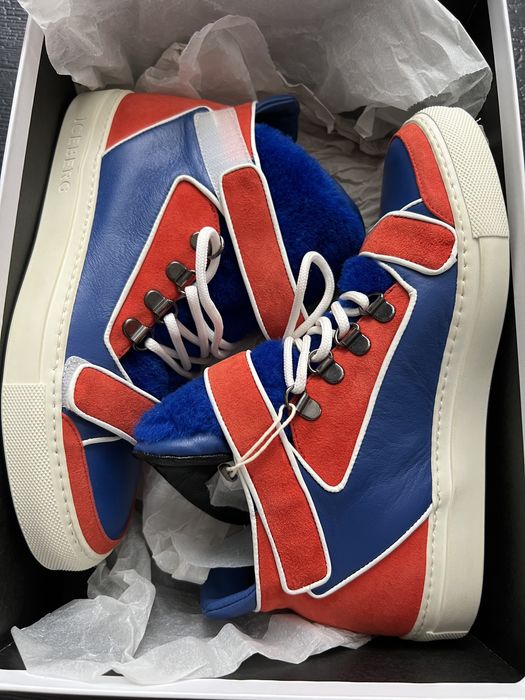 Adidasi deosebiti Iceberg