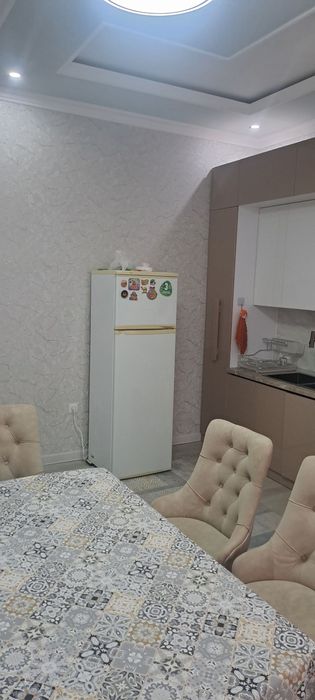 Холодильник в хорошем состояние!!