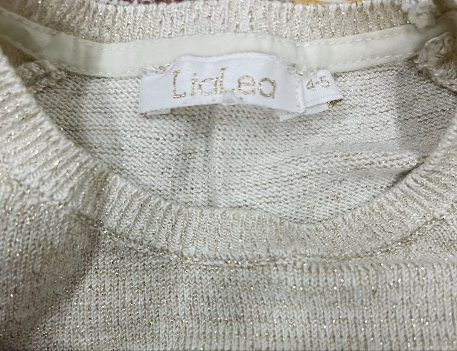 Комплект от блуза и къси гащи