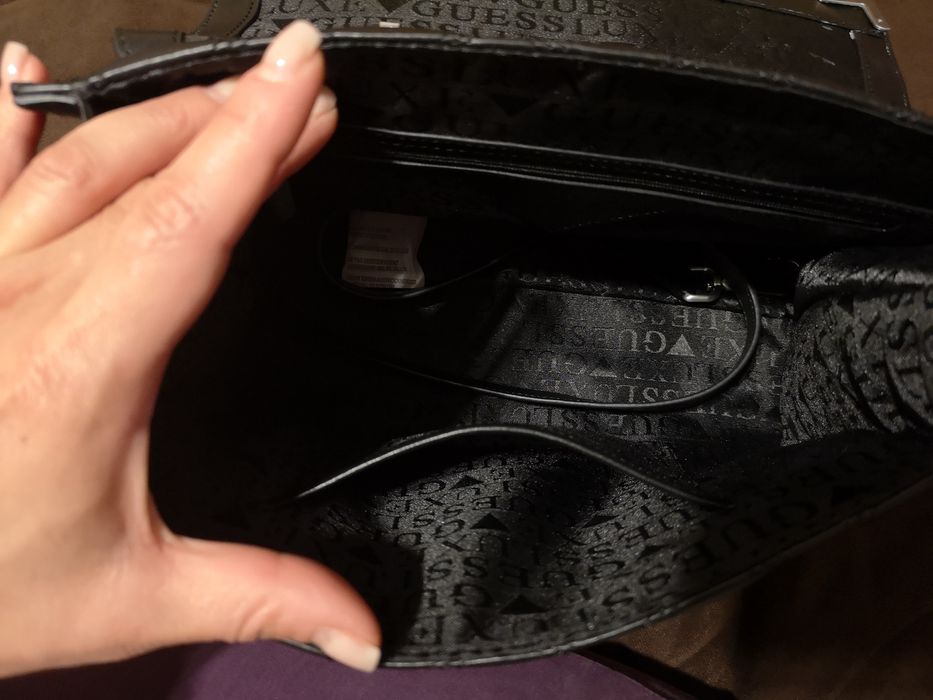 Дамска чанта Guess