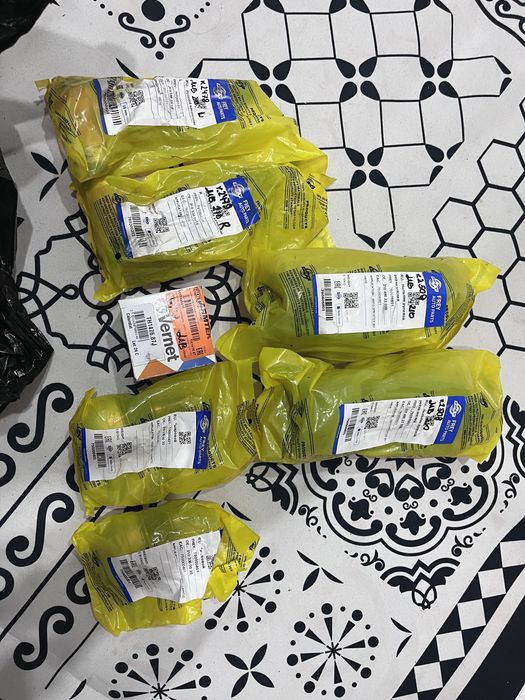 Продам запчасти мерс на 210