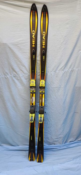 Продавам ски с автомати