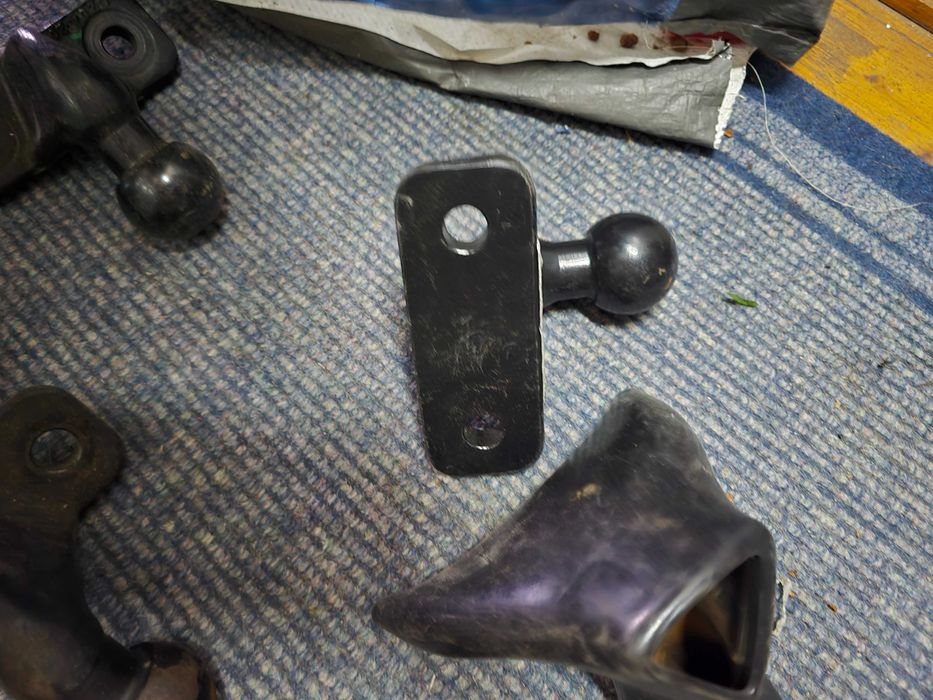 Продавам оригинални тегличи !!!