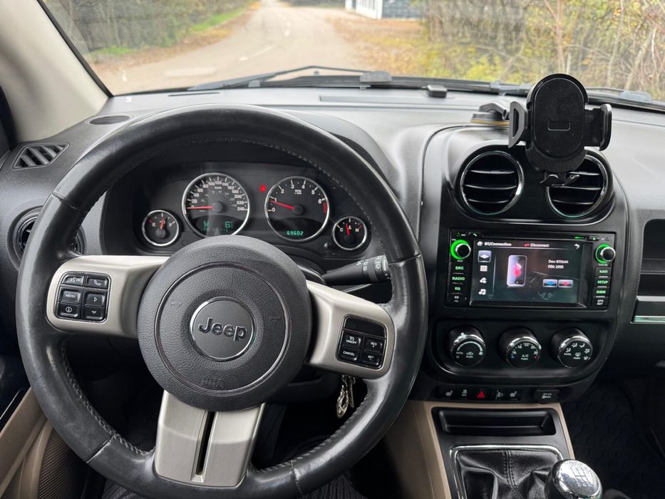 Jeep  Compass 2 l benzină