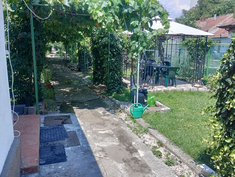 Apartament 4 camere(casă)curte comună Iosefin