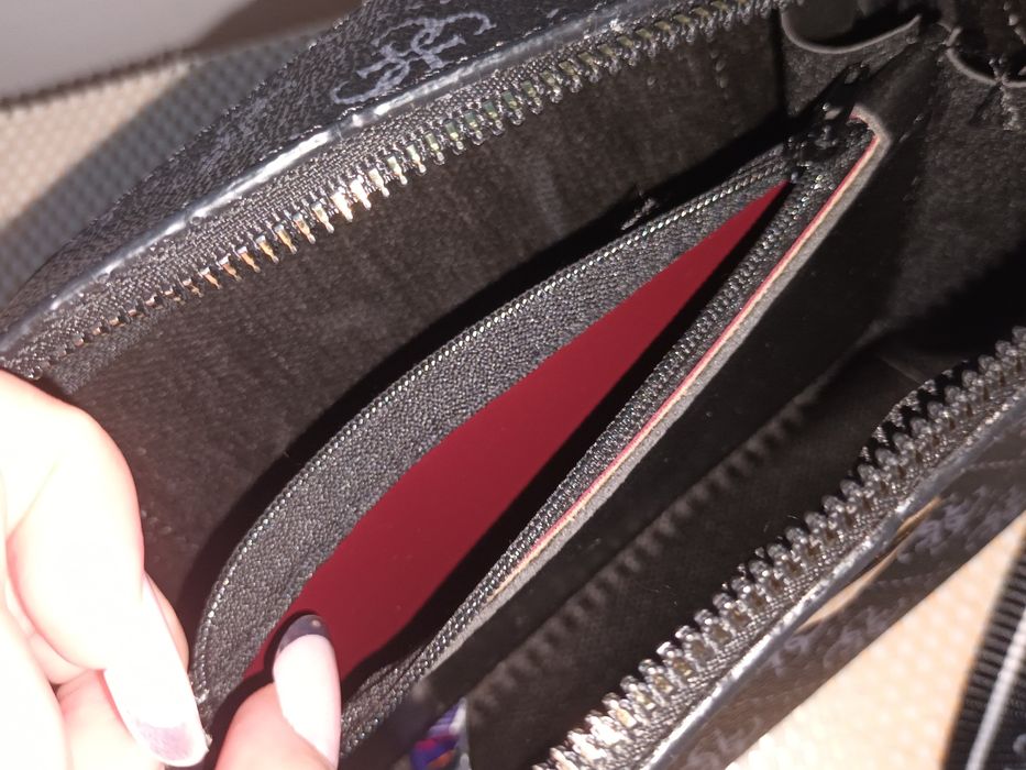 Geanta de umăr Guess