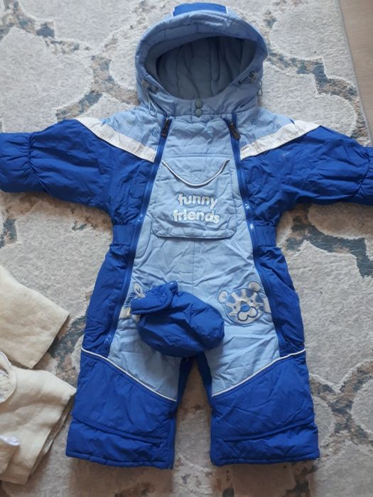 Продам детскии зимнии комбинезон