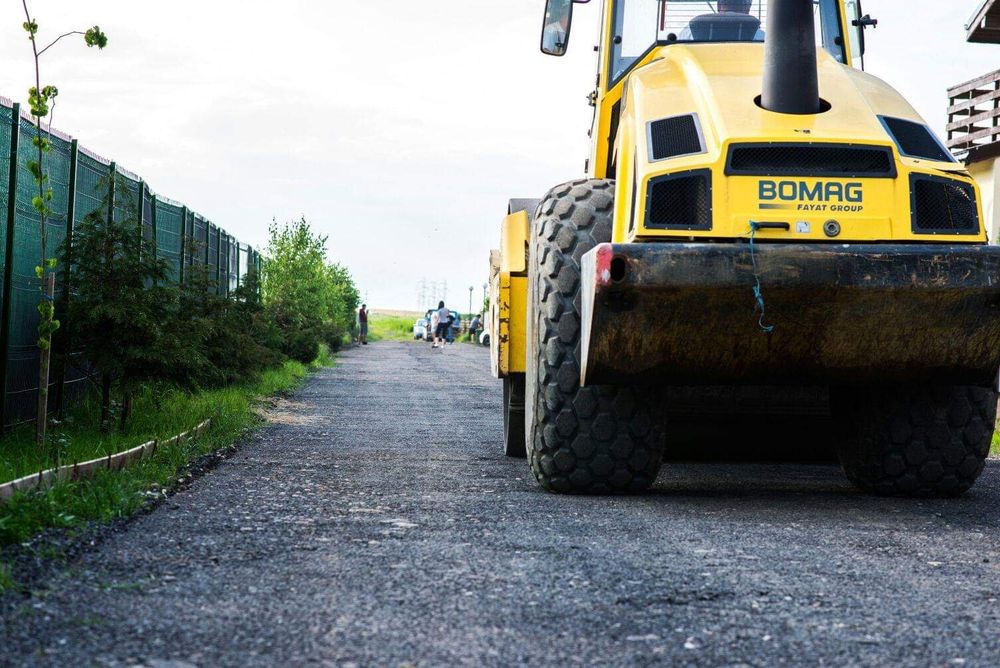 Inchiriez cilindru compactor