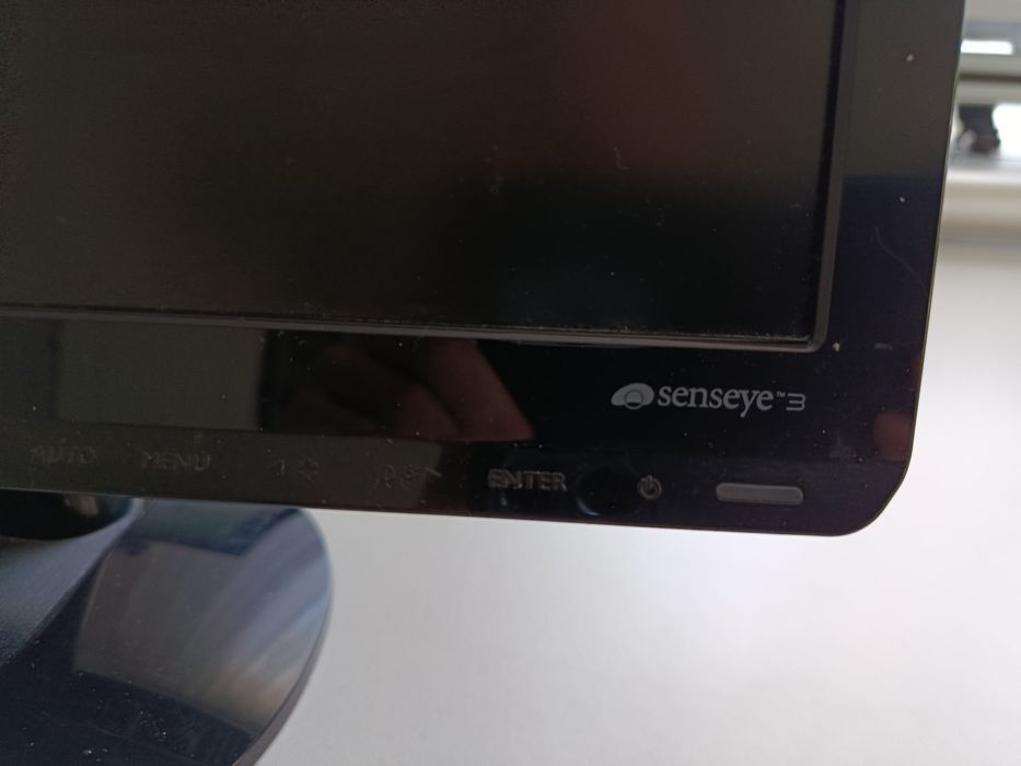 Монитор Benq в рабочем состоянии