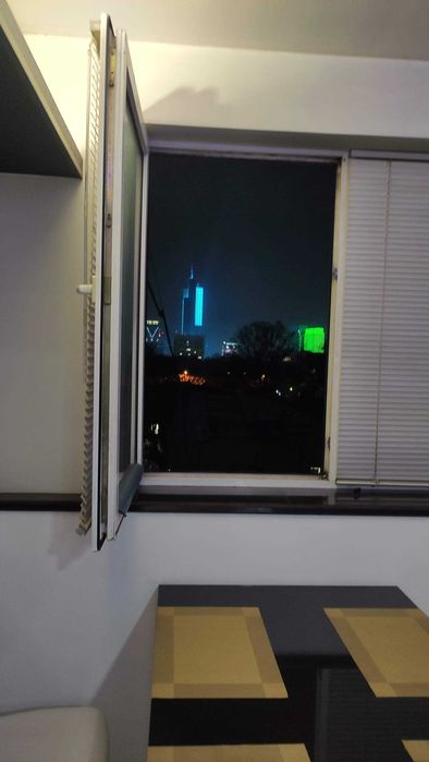 Сдам в аренду 1 комнату в 3-х комн. квартире в р-не м.Космонавтов.