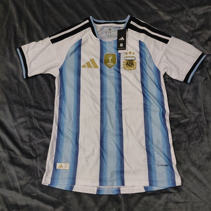 ADIDAS футболна тениска/фланелка на Argentina НОВА
