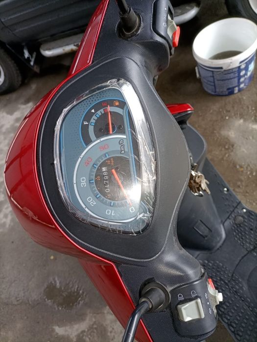 Продам Мопед с каской, СРОЧНО