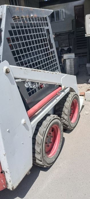 Мини-погрузчик bobcat