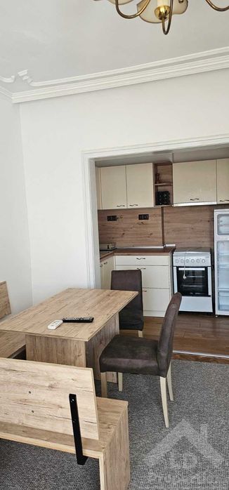 Дава се под наем Тристаен апартамент в Варна, Център - 80 кв.м за 698.19 € - Снимка #1