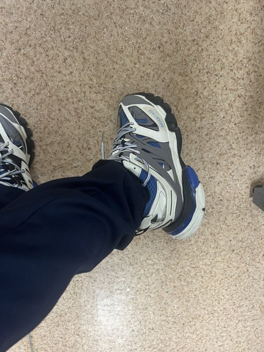 Balenciaga track 1