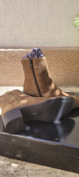 Vând Ghete piele naturala întoarsă