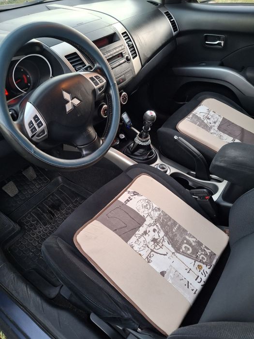 Vând mitsubishi Outlander
