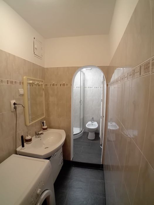 Vând Apartament 2 camere Fatā În fatā cu kaufland piata Nicolina