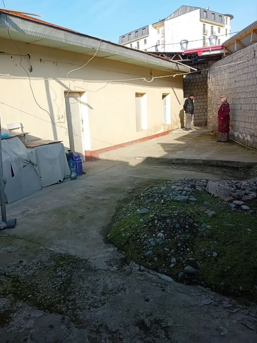 Sartepoda  hovli sotiladi