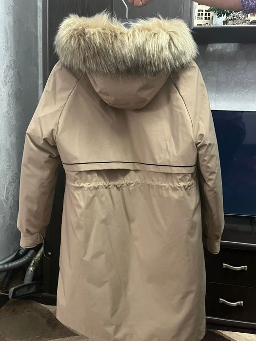 Куртка бежевая...
